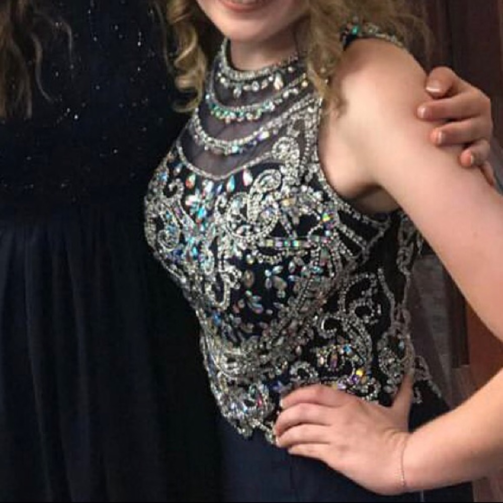 Prom dress - Picture 2 of 3